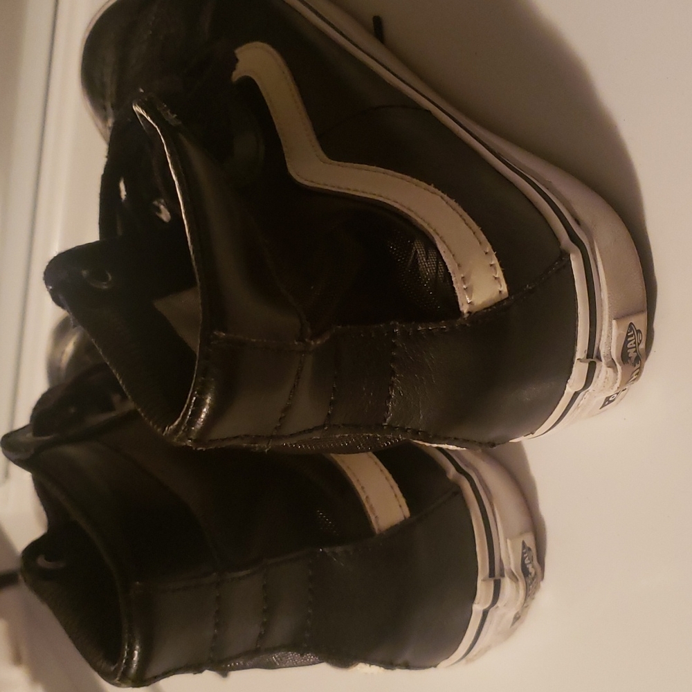 Vans - Picture 3 of 5